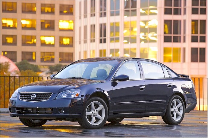 Nissan_Altima_2005.jpg