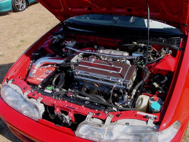 Engine Bay Picture 8-12-04.jpg